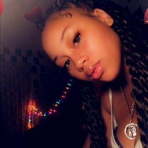 Meet your Posher, Fefelicity